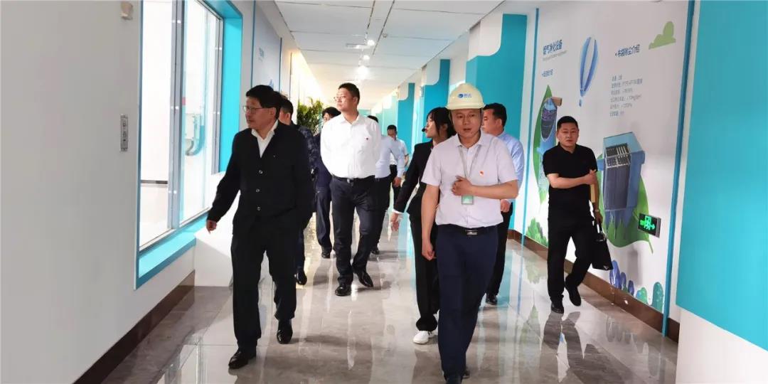 04b241159d044ad5191f50421d5e8047