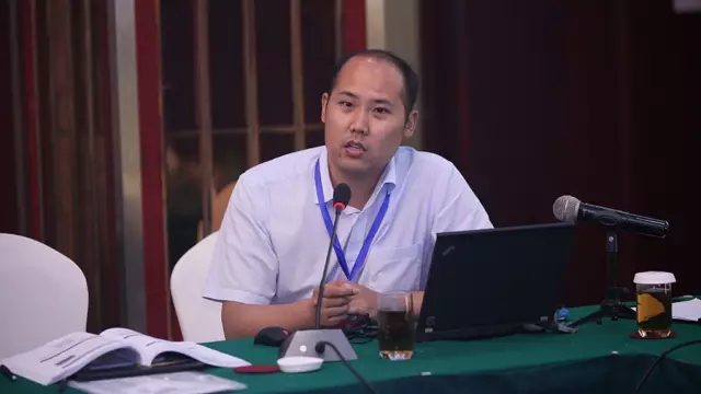 330699f64331cc2794bf6fc41eb579cd