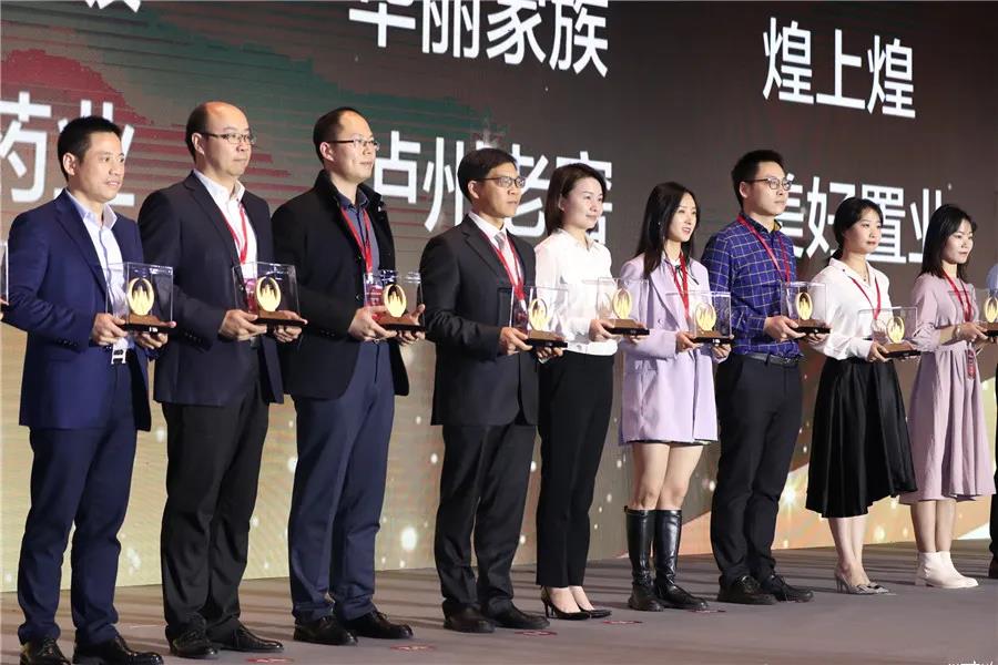 5eef82b12cebcf3d2c63084e10f03938