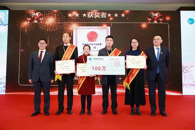 60bfe4b02b6d99d4691f8e565678af42