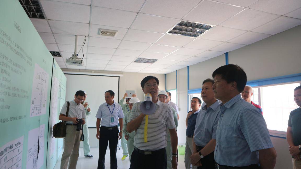 ceded5fdfff70929a220a4b9bef4dd3c