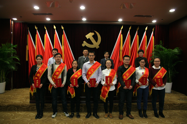 dc81a6ab2a7e05e3c1f11fec895aea94