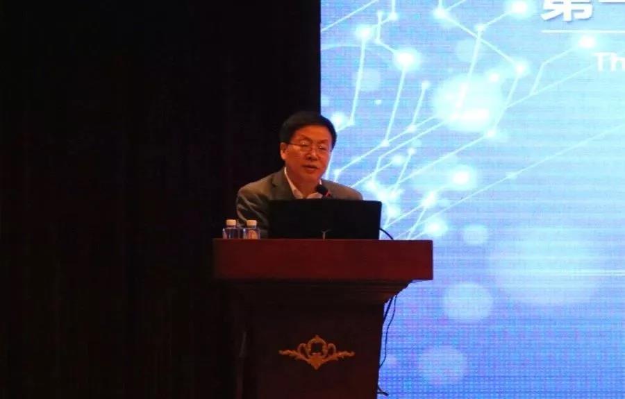 e656281ef4c66369391b13b5c4181c26